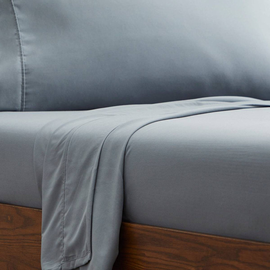 Weekender 600 Thread Count Cotton-Blend Sheet Set, close up bed view, slate - Fosters Mattress