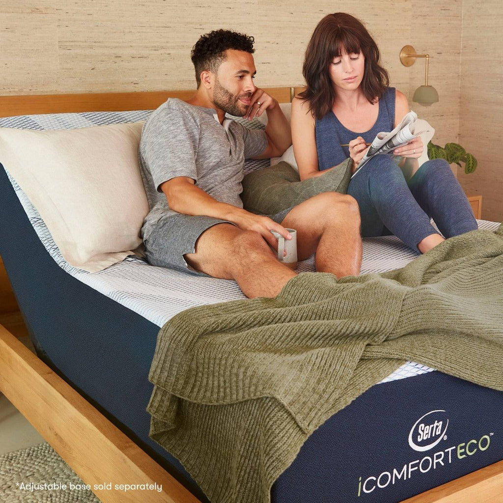 iComfort Mattress F10 ECO Foam Medium, couple doing a crossword - Fosters Mattress